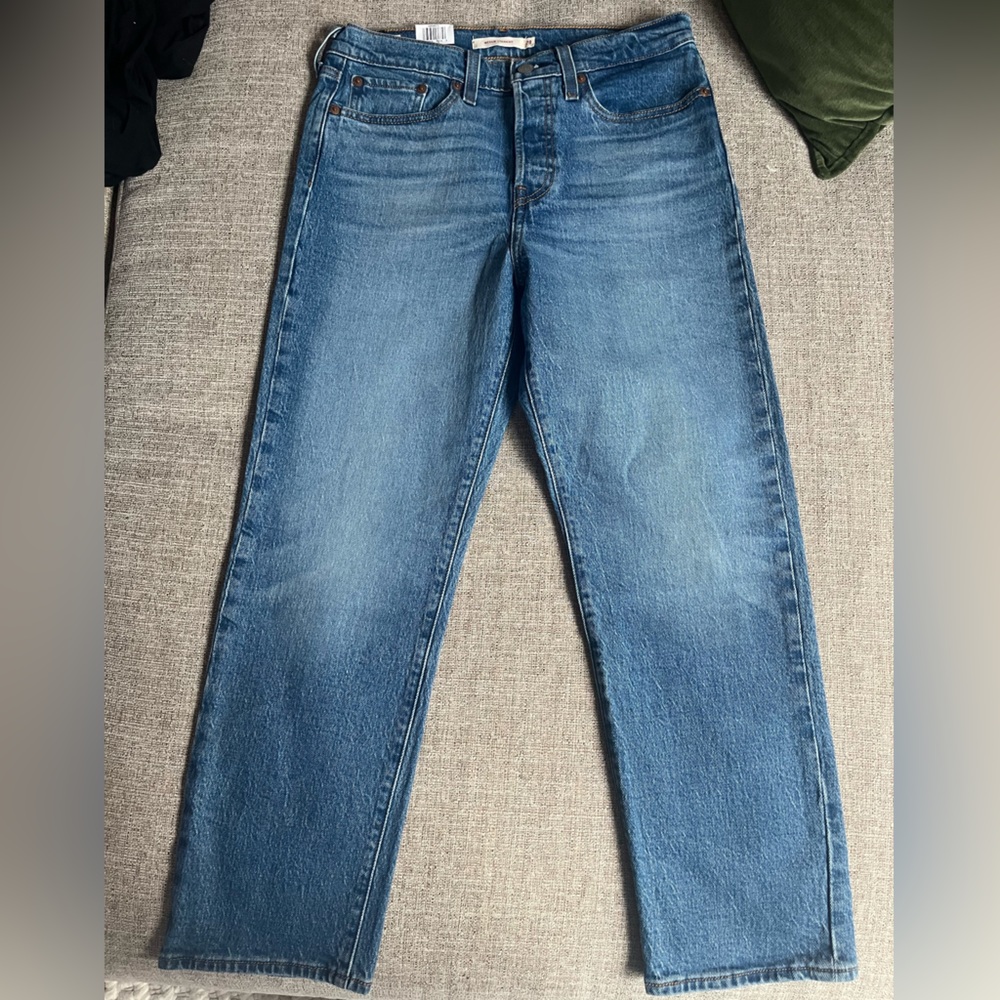 Levis Wedgie Straight Jeans Size 28 NWT